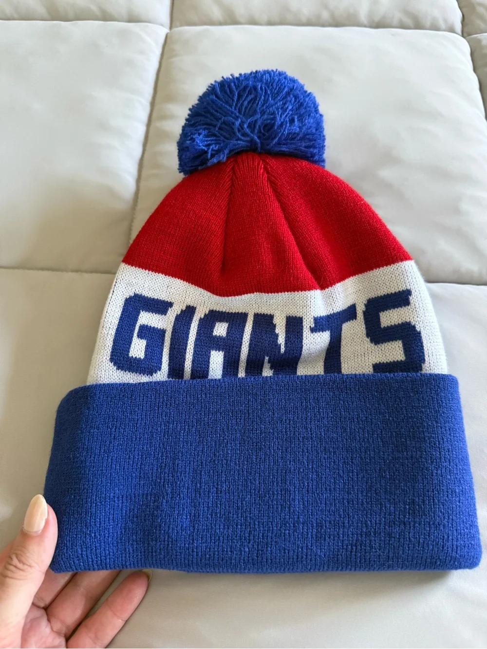 BNWT GIANTS YOUTH CUFFED HAT W/POM